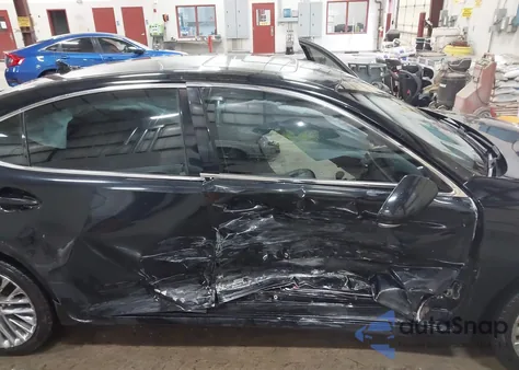 2014 Lexus Es 350 z USA, uszkodzony, nr VIN JTHBK1GG6E2131245